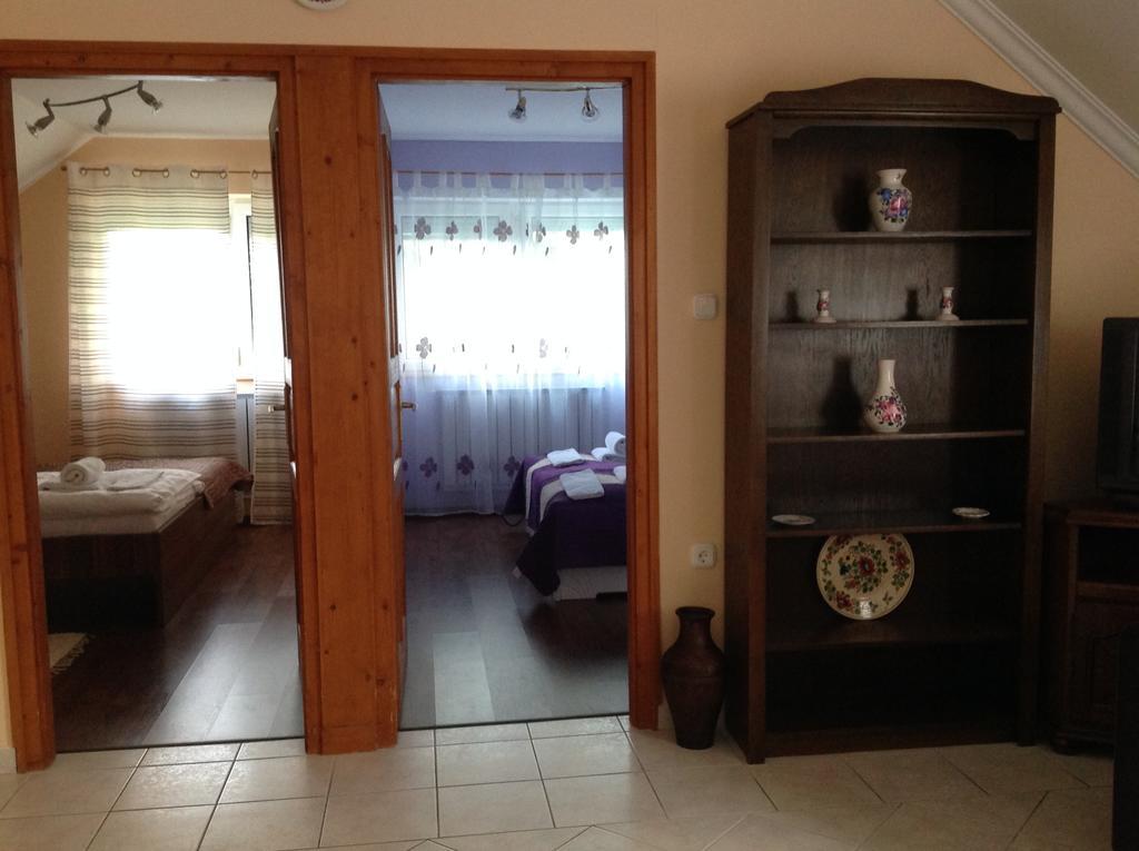 Attila Apartmanhaz Ξενοδοχείο Hévíz Δωμάτιο φωτογραφία