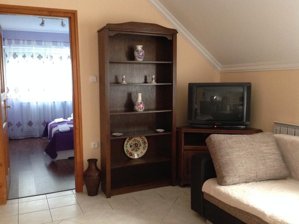 Attila Apartmanhaz Ξενοδοχείο Hévíz Δωμάτιο φωτογραφία